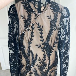 Elegant mini dress w/ slit